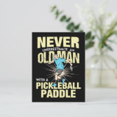 Pickleball - Alter Mann mit Pickleball-Paddel Postkarte (Stehend Vorderseite)