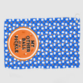 Pickleball andere Ball ist ein Pickle Blue Orange Golfhandtuch (Horizontal)