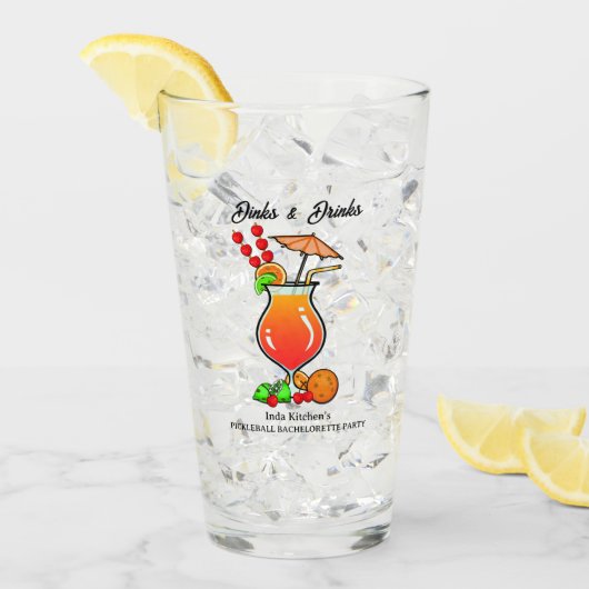 Pickleball Bachelorette Wedding Dinks & Drinks Glas (Vorderseite Ice)