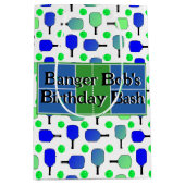 Pickleball Birthday Blue Green Paddle Ball Banging Mittlere Geschenktüte (Vorderseite)