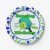 Pickleball Birthday Blue Green Paddle Ball Banging Pappteller (Vorderseite)