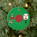 Pickleball Christmas Joy, Candy Cane, Reindeer Keramik Ornament<br><div class="desc">Die Weihnachtsfreude wird mit einem Bonbons,  einem roten Pickleball und einem Paddel mit Rentieren geschrieben. Spaß pflückische Weihnachtsschmuck für sich selbst,  für deinen pickleball liebenden Freund,  Mama,  Papa,  Onkel,  Tante,  Bruder,  Schwester,  Nachbarin,  Opa,  Großmutter oder Arbeitsfreund,  der nicht aufhören wird,  über Pickleball zu reden.</div>