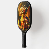 Pickleball Dragon: Eine Design-Fusion aus Feuer un Schläger (Links)