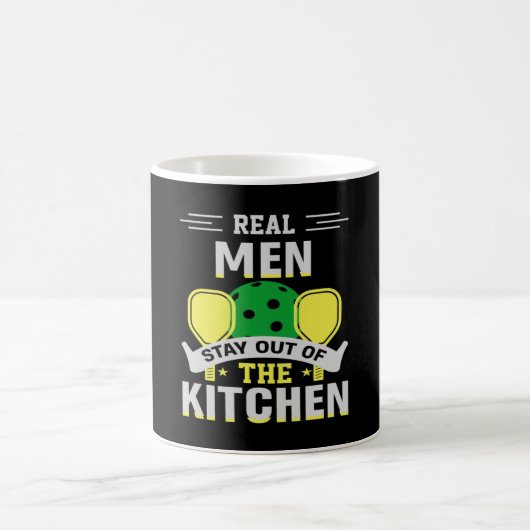 Pickleball Geschenk Real Men Bleibe aus der Küche Kaffeetasse (Mittel)