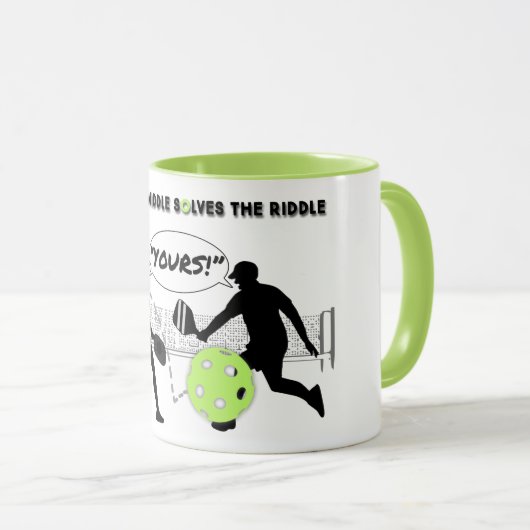 Pickleball: In der Mitte löst das Rätsel Tasse (VorderseiteRechts)