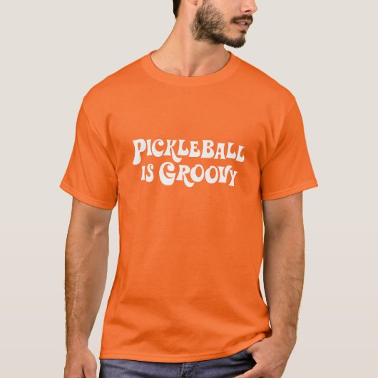 "Pickleball ist Groovy" Krawatten-T - Shirt (Vorderseite)