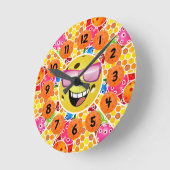 Pickleball ist mein glücklicher Ort - farbenfrohe  Runde Wanduhr (Winkel)