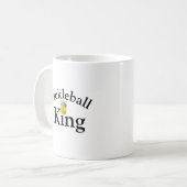 Pickleball King, gelbes Pickleball mit einer Krone Kaffeetasse (Vorderseite Links)