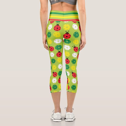 Pickleball Ladybugs und Picklabors auf frischem Gr Capri Leggings (Rückseite)