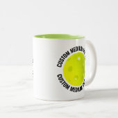 Pickleball & Medium Text LIME GRÜN 325ml Custom Zweifarbige Tasse (VorderseiteRechts)