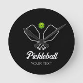 Pickleball mit Paddles und Ball Personalisiert Runde Wanduhr (Vorderseite)