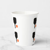 Pickleball-Paddel und orangefarbenes Pickleball Pappbecher (Links)