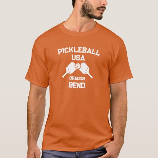 Pickleball Paddle & Ball Bend Oregon USA Custom T-Shirt (Vorderseite)
