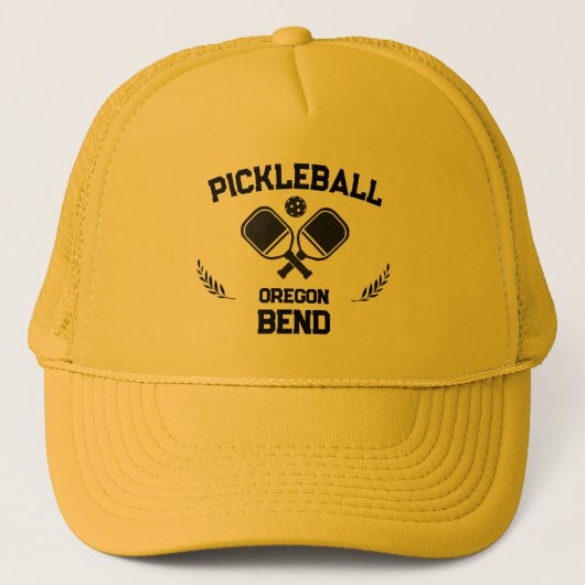 Pickleball Paddle & Ball Bend Oregon USA Truckerkappe (Vorderseite)