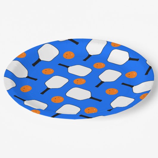 Pickleball Paddles, Orange Pickleball Balls, blau Pappteller (Schrägansicht)