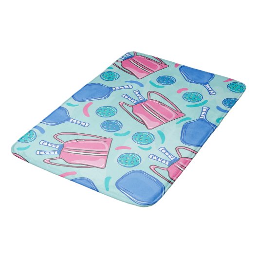 Pickleball Paddles und Balls Blue Badematte (Schrägansicht)