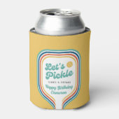 Pickleball-Party Pickle Retro-Regenbogenstreifen Dosenkühler (Kanne Vorderseite)