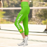 Pickleball Player Custom High Waisted Nebel Green Capri Leggings<br><div class="desc">Stell dich mit diesen super niedlichen Capri-Leggings auf,  die ein Pickleball und das Wort "PICKLEBALL" Set vor neongrünem Hintergrund zeigen. Ändern Sie einfach die Farbe! Komfortable,  hochwertige Leggings - perfekt für den Pickleball-Spieler in Ihrem Leben.</div>