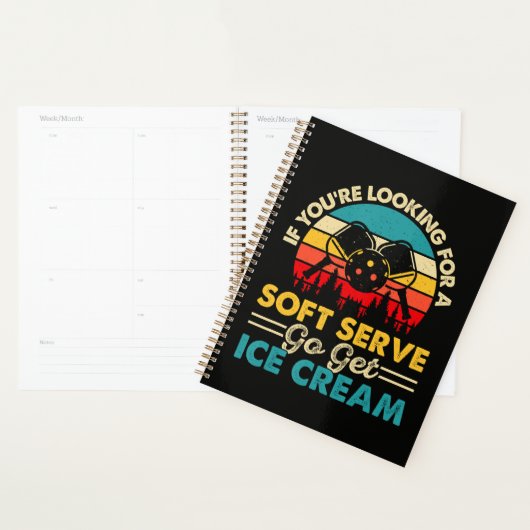 Pickleball Soft Serve Lustiger Sportswitz Planer (Anzeige)