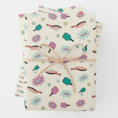 Pickleball Themed mit Paddles, Wiffle Balls, etc. Geschenkpapier Set (Beispiel)