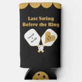 Pickleball Wedding Black and Gold Personalisiert Selters Dosenkühler (Vorderseite)