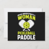 Pickleball Woman Funny Pickleball Player Geschenk (Rückseite)