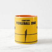Pickleball Zone Zweifarbige Tasse (Mittel)