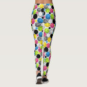 Pickleballs auf einem Gitter und weißen backgroud Leggings (Rückseite)