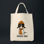 Piebald Dackel | Niedlicher Hipster Hund Tragetasche<br><div class="desc">Niedliche Piebald-Dackel mit Beanie Hat. Der Text "Hundetasche" kann mit Ihrem eigenen Namen oder Slogan personalisiert werden. Eine niedliche Dackel-Liebhaber-Tasche, ideal zum Einkaufen oder Haustierzubehör. Diese lustige Würstchen Hund Cartoon wiederverwendbare Tasche ist ein perfektes Geschenk für jeden, der einen Würstchen Liebe Hund. Besuchen Sie Jenn’s Doodle World für mehr Lieblingsgeschenke....</div>