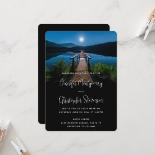 Pier bei Nacht unter einer Vollmondhochzeit Einladung