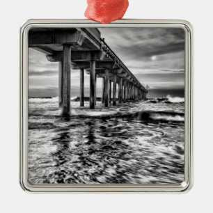 Pier in Schwarzweiß bei Morgendämmerung, Kaliforni Silbernes Ornament