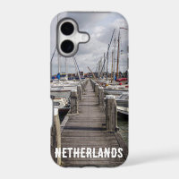Pier mit Booten und Yachten in Marken Niederlande
