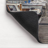 Pier mit Booten und Yachten in Marken Niederlande Mousepad (Ecke)