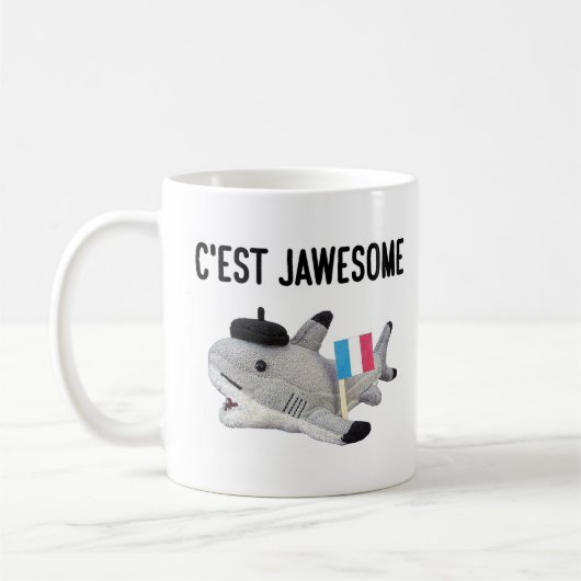 Pierre der Haifisch: C'est Jawesome Kaffeetasse (Links)