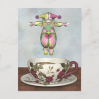 Pierrot Clown Doll springt in einen Teecup