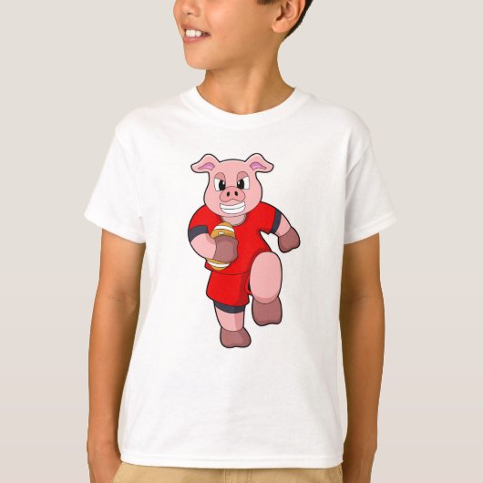 Pig at Football Sports T-Shirt (Vorderseite)