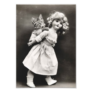 Piggyback Cat & Doll Fotodruck