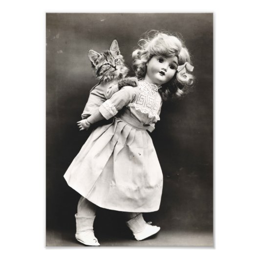 Piggyback Cat & Doll Fotodruck (Vorne)