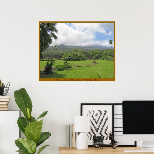 Pi'ilanihale Heiau im Kahanu-Garten - Maui Poster (Heimbüro)