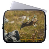 Pika im Flug Laptopschutzhülle (Vorderseite)