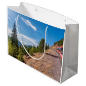 Pikes Peak Trai Ride Große Geschenktasche Geschenktüte (Rückseite Schrägansicht)