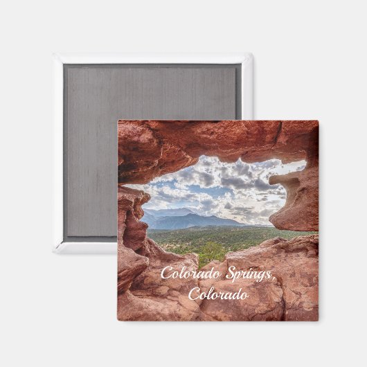 Pikes spitzen sich durch das Rock-Hole-Magnet Magnet (Vorderseite/Rückseite)