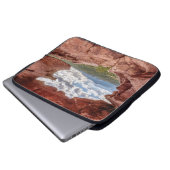 Pikes spitzen sich durch eine Felsenhöhle Laptopschutzhülle (Vorne Knopf)