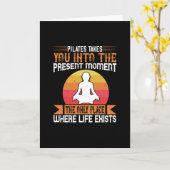 Pilates bringt Sie an den Ort, wo das Leben existi Karte (Gelbe Blume)