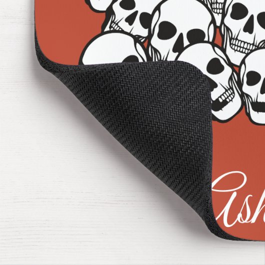 Pile Skulls Burnt Amber Red Background Mousepad (Ecke)
