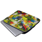 Pile von bunten Federn Laptopschutzhülle (Vorne Knopf)
