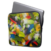 Pile von bunten Federn Laptopschutzhülle (Vorderseite Links)