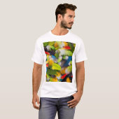 Pile von bunten Federn T-Shirt (Vorne ganz)