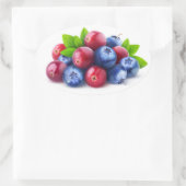 Pile von frischen Beeren Ovaler Aufkleber (Tasche)