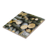 Pile von gestapeltem geschnittenem Feuerholz Fliese (Seite)